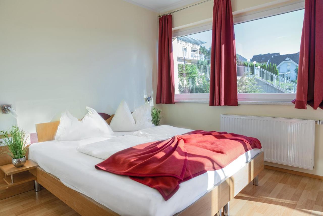 Gasthof Zur Post Ossiach Exterior foto